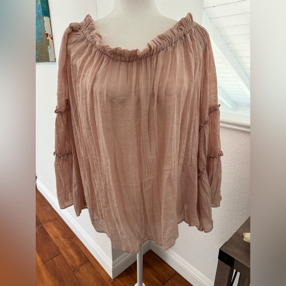 NWOT Sweet Lovely by Jen blush colored tunic